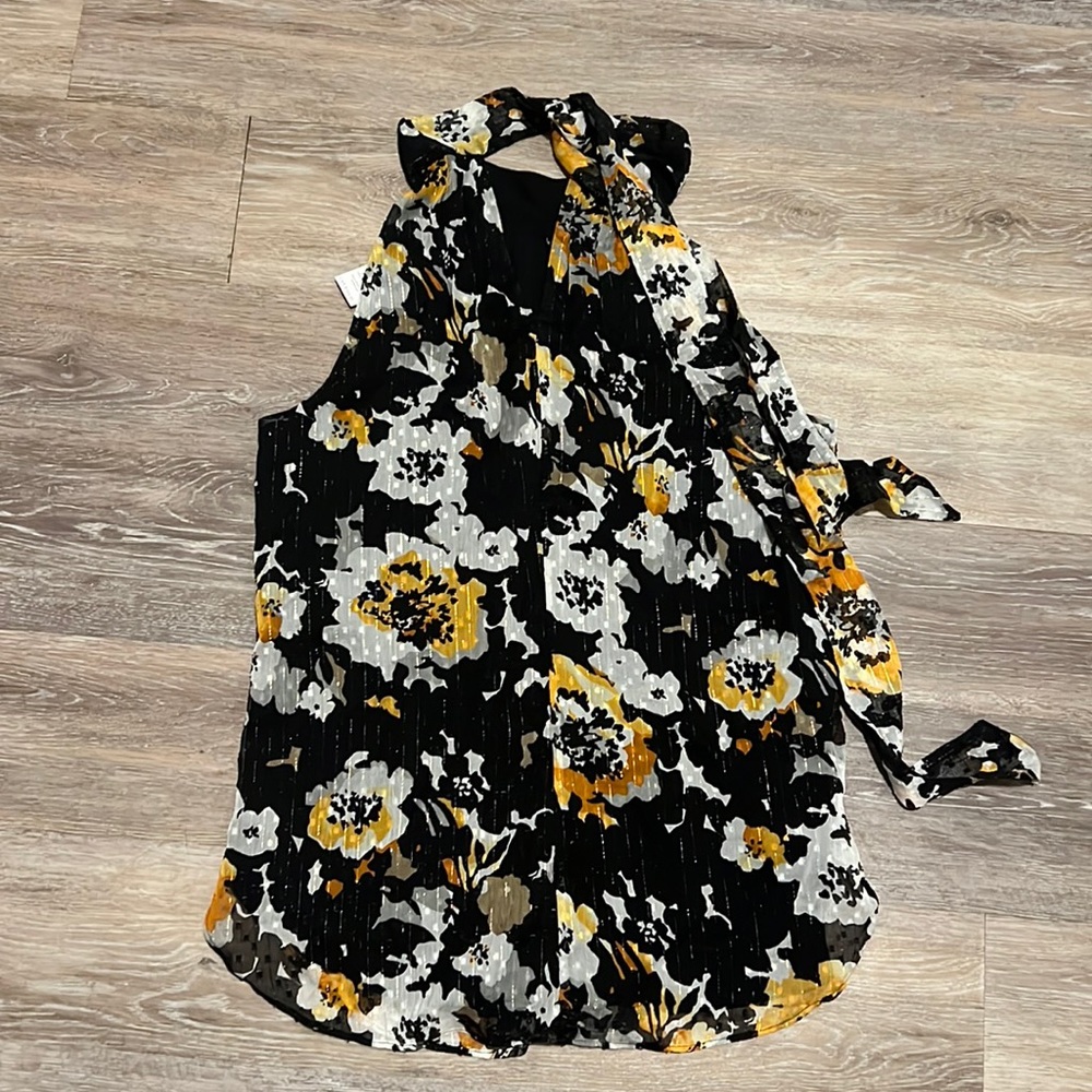 Beautiful top never wore